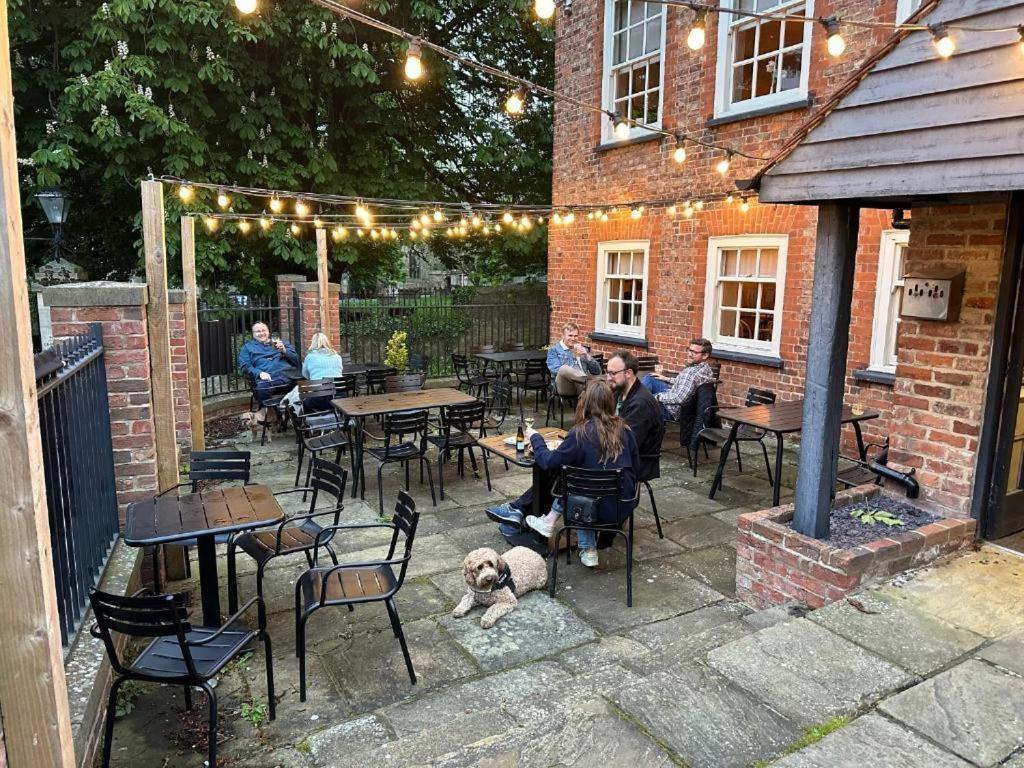 The Mitre Inn Knaresborough Bagian luar foto