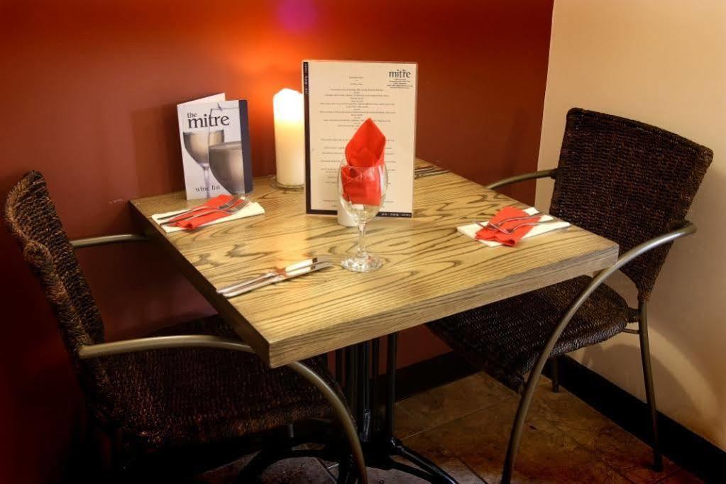 The Mitre Inn Knaresborough Bagian luar foto