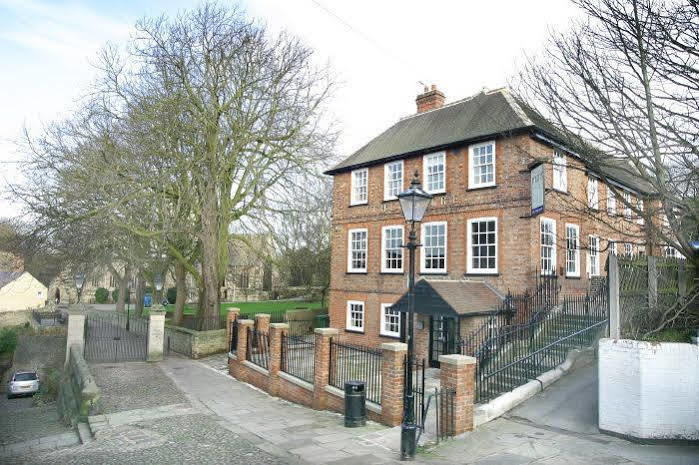The Mitre Inn Knaresborough Bagian luar foto