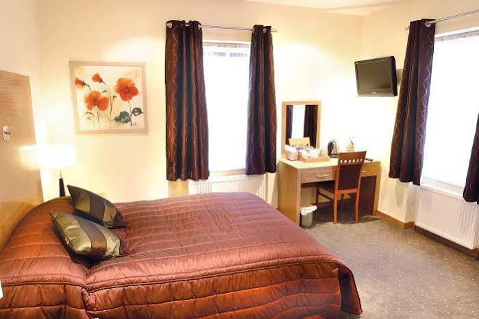 The Mitre Inn Knaresborough Bagian luar foto