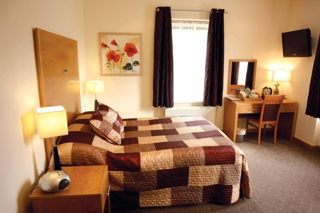 The Mitre Inn Knaresborough Bagian luar foto