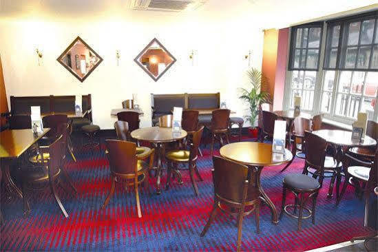 The Mitre Inn Knaresborough Bagian luar foto